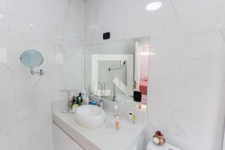 Casa à venda com 340m², 5 quartos e 6 vagasBanheiro da Suíte 2