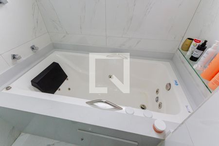 Casa à venda com 340m², 5 quartos e 6 vagasBanheiro da Suíte 2