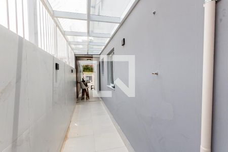 Casa à venda com 340m², 5 quartos e 6 vagasCorredor Externo