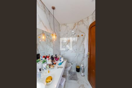 Casa à venda com 340m², 5 quartos e 6 vagasBanheiro da Suíte 1