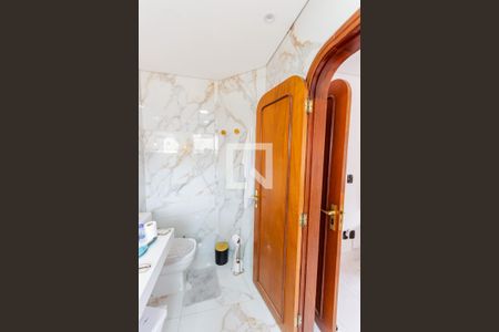 Casa à venda com 340m², 5 quartos e 6 vagasBanheiro da Suíte 1