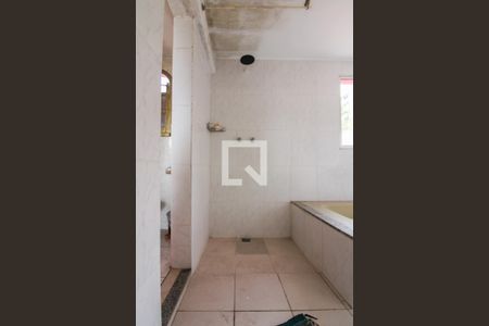 Casa à venda com 405m², 5 quartos e 4 vagasBanheiro da Suíte 2