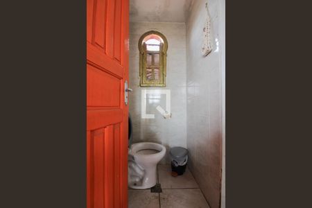 Casa à venda com 405m², 5 quartos e 4 vagasBanheiro da Suíte 2