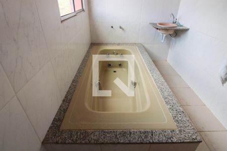 Casa à venda com 405m², 5 quartos e 4 vagasBanheiro da Suíte 2