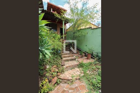 Casa à venda com 405m², 5 quartos e 4 vagasEntrada da casa