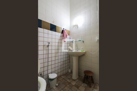 Casa à venda com 405m², 5 quartos e 4 vagasBanheiro Social