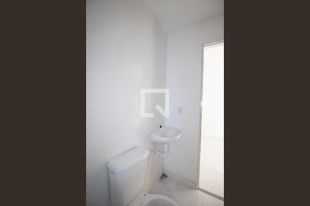 Banheiro de apartamento para alugar com 1 quarto, 32m² em Trindade, São Gonçalo