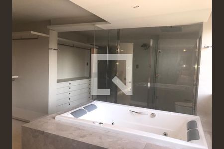 Apartamento para alugar com 234m², 3 quartos e 3 vagasBanheiro da Suíte