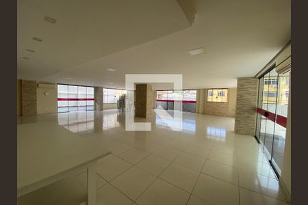 Apartamento à venda com 190m², 4 quartos e 2 vagas Apartamento à venda com 190m², 4 quartos e 2 vagasÁrea comum - Salão de festas
