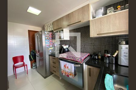 Apartamento à venda com 190m², 4 quartos e 2 vagas Apartamento à venda com 190m², 4 quartos e 2 vagasCozinha e Área de Serviço