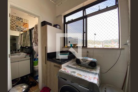 Apartamento à venda com 190m², 4 quartos e 2 vagas Apartamento à venda com 190m², 4 quartos e 2 vagasCozinha e Área de Serviço