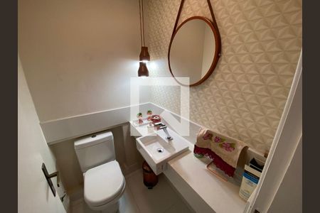 Apartamento à venda com 190m², 4 quartos e 2 vagas Apartamento à venda com 190m², 4 quartos e 2 vagasBanheiro