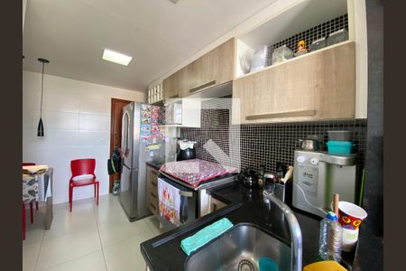 Apartamento à venda com 190m², 4 quartos e 2 vagas Apartamento à venda com 190m², 4 quartos e 2 vagasCozinha e Área de Serviço
