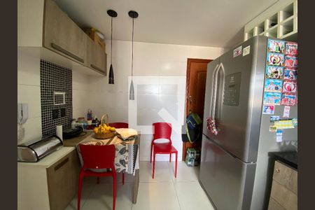 Apartamento à venda com 190m², 4 quartos e 2 vagas Apartamento à venda com 190m², 4 quartos e 2 vagasCozinha e Área de Serviço