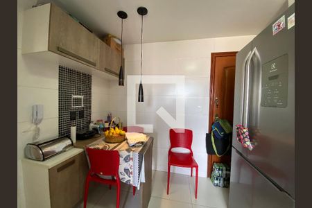 Apartamento à venda com 190m², 4 quartos e 2 vagas Apartamento à venda com 190m², 4 quartos e 2 vagasCozinha e Área de Serviço