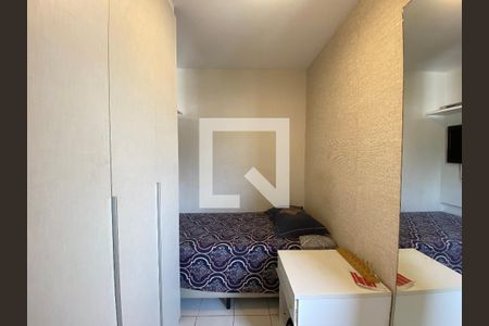 Apartamento à venda com 190m², 4 quartos e 2 vagas Apartamento à venda com 190m², 4 quartos e 2 vagasQuarto de Serviço