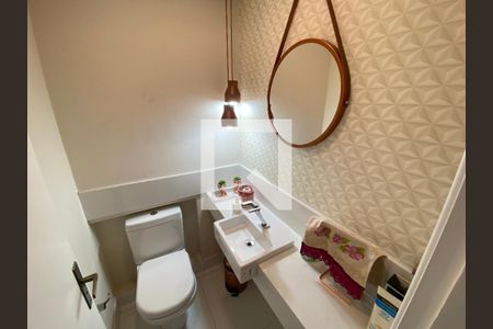 Apartamento à venda com 190m², 4 quartos e 2 vagas Apartamento à venda com 190m², 4 quartos e 2 vagasBanheiro