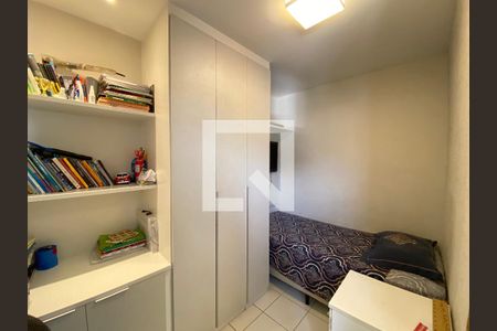 Apartamento à venda com 190m², 4 quartos e 2 vagas Apartamento à venda com 190m², 4 quartos e 2 vagasQuarto de Serviço