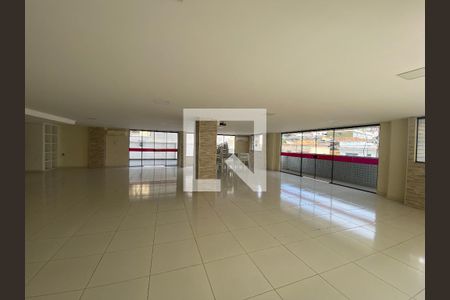 Apartamento à venda com 190m², 4 quartos e 2 vagas Apartamento à venda com 190m², 4 quartos e 2 vagasÁrea comum - Salão de festas