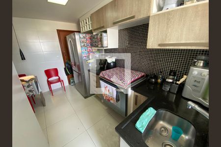 Apartamento à venda com 190m², 4 quartos e 2 vagas Apartamento à venda com 190m², 4 quartos e 2 vagasCozinha e Área de Serviço