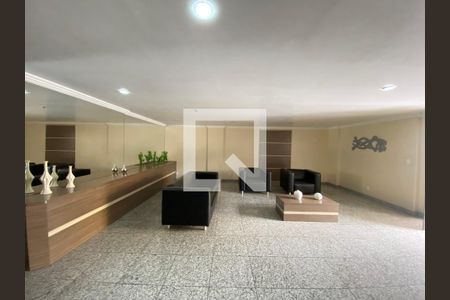 Apartamento à venda com 190m², 4 quartos e 2 vagas Apartamento à venda com 190m², 4 quartos e 2 vagasHall de entrada