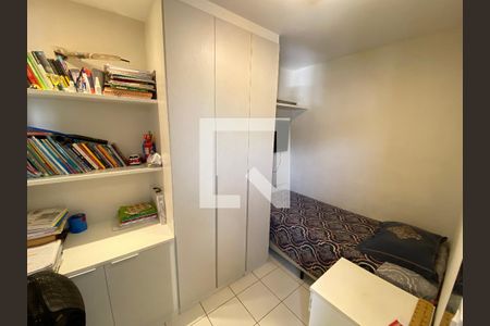 Apartamento à venda com 190m², 4 quartos e 2 vagas Apartamento à venda com 190m², 4 quartos e 2 vagasQuarto de Serviço