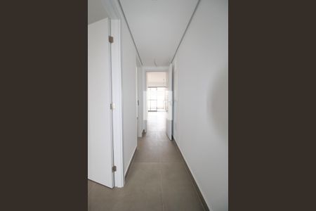 Corredor de apartamento à venda com 3 quartos, 110m² em Cambuí, Campinas