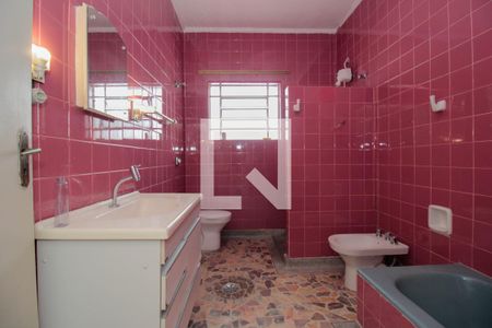 Casa à venda com 250m², 2 quartos e 4 vagasBanheiro