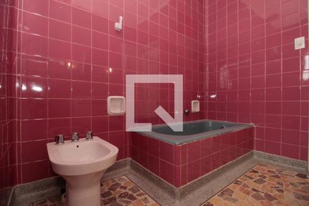 Casa à venda com 250m², 2 quartos e 4 vagasBanheiro