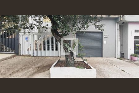 Casa à venda com 250m², 2 quartos e 4 vagasFachada