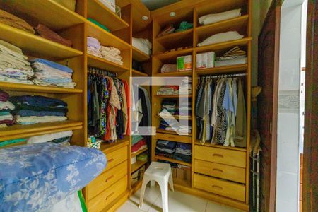 Casa de condomínio à venda com 335m², 5 quartos e 5 vagasCloset da Suíte 1