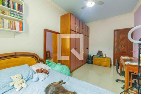 Casa de condomínio à venda com 335m², 5 quartos e 5 vagasQuarto 2