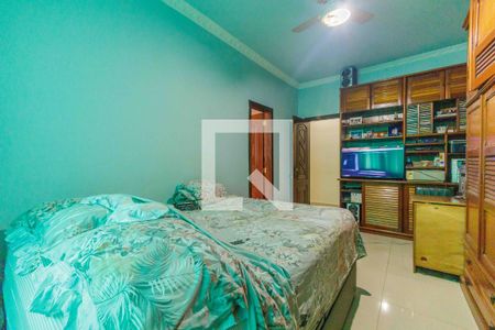 Casa de condomínio à venda com 335m², 5 quartos e 5 vagasSuíte 2