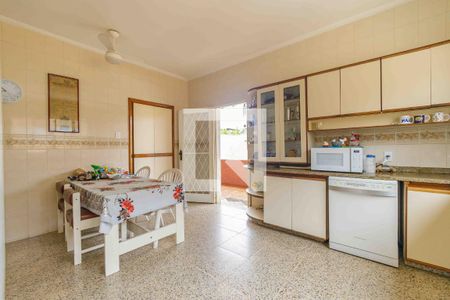 Casa de condomínio à venda com 335m², 5 quartos e 5 vagasCozinha