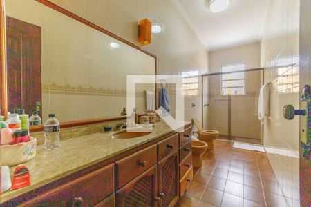 Casa de condomínio à venda com 335m², 5 quartos e 5 vagasBanheiro Social