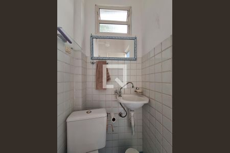 Casa à venda com 230m², 2 quartos e 2 vagasBanheiro de serviço