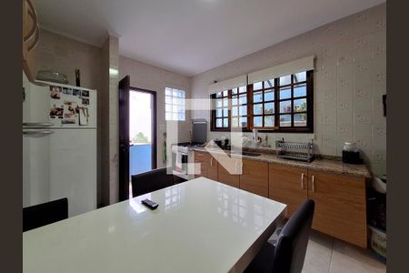 Casa à venda com 230m², 2 quartos e 2 vagasCozinha
