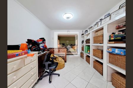 Casa à venda com 230m², 2 quartos e 2 vagasEdícula