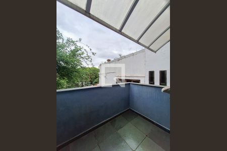 Casa à venda com 230m², 2 quartos e 2 vagasSacada Quarto 1