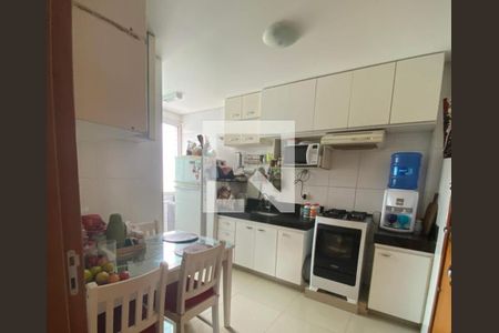 Apartamento à venda com 230m², 3 quartos e 3 vagasCozinha