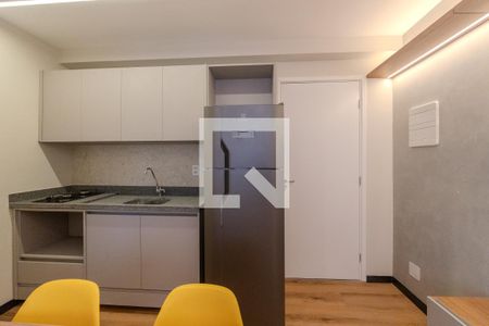 Sala/Cozinha de apartamento para alugar com 1 quarto, 25m² em Bela Vista, São Paulo