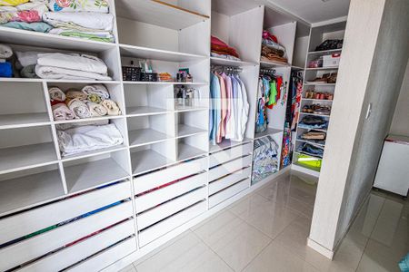 Apartamento à venda com 293m², 3 quartos e 2 vagasQuarto  / suite