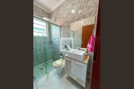 Casa à venda com 359m², 4 quartos e 5 vagasBanheiro 1