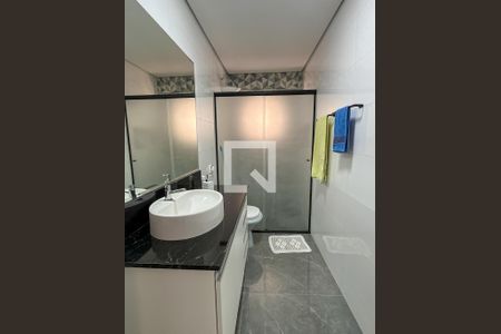 Casa à venda com 359m², 4 quartos e 5 vagasBanheiro 4