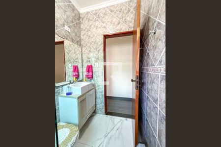 Casa à venda com 359m², 4 quartos e 5 vagasBanheiro 1