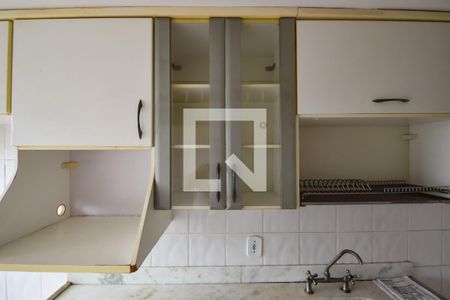 Apartamento à venda com 75m², 2 quartos e 1 vagaCozinha - Armários