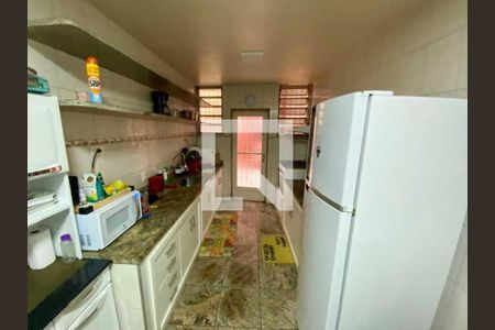 Casa à venda com 288m², 4 quartos e 2 vagas