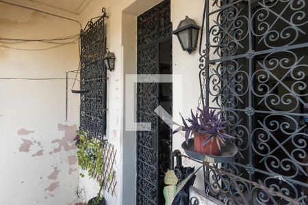 Casa à venda com 134m², 3 quartos e sem vaga Casa à venda com 134m², 3 quartos e sem vagaVaranda