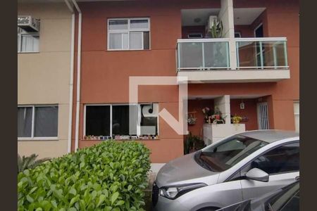 Casa de condomínio à venda com 72m², 3 quartos e 1 vaga