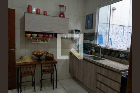 Casa de condomínio para alugar com 130m², 3 quartos e 1 vaga